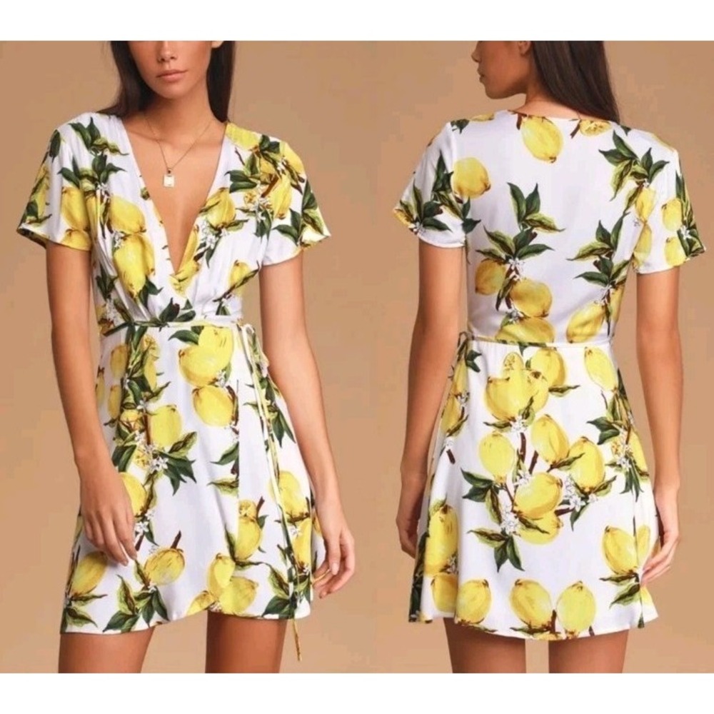 Lulus‎ A La Tart Women's White and Yellow Lemon Print Wrap Mini Dress Size S